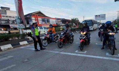 Kutim Post - Penerapan Physical Distancing Pengendara Sepeda Motor Mencegah Penularan Virus Covid 19