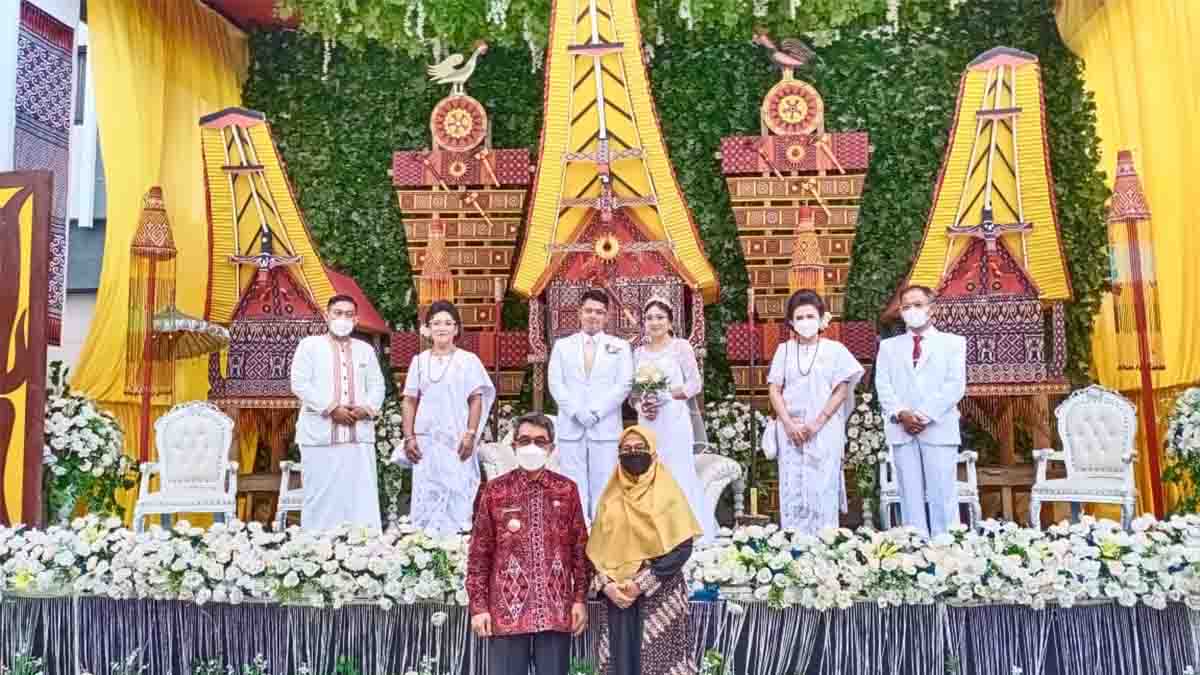 Bupati Hadiri Pernikahan Putra Yusuf Silambi